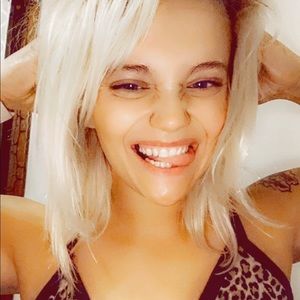 Meet your Posher, Rebecca